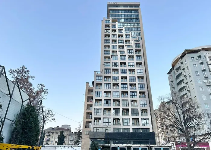 City Center - Next To Holiday Inn -2Br Apartment