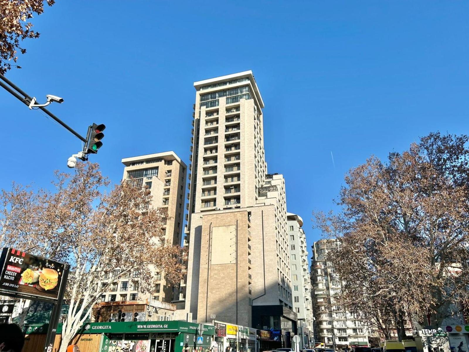 Center - Next To -2br