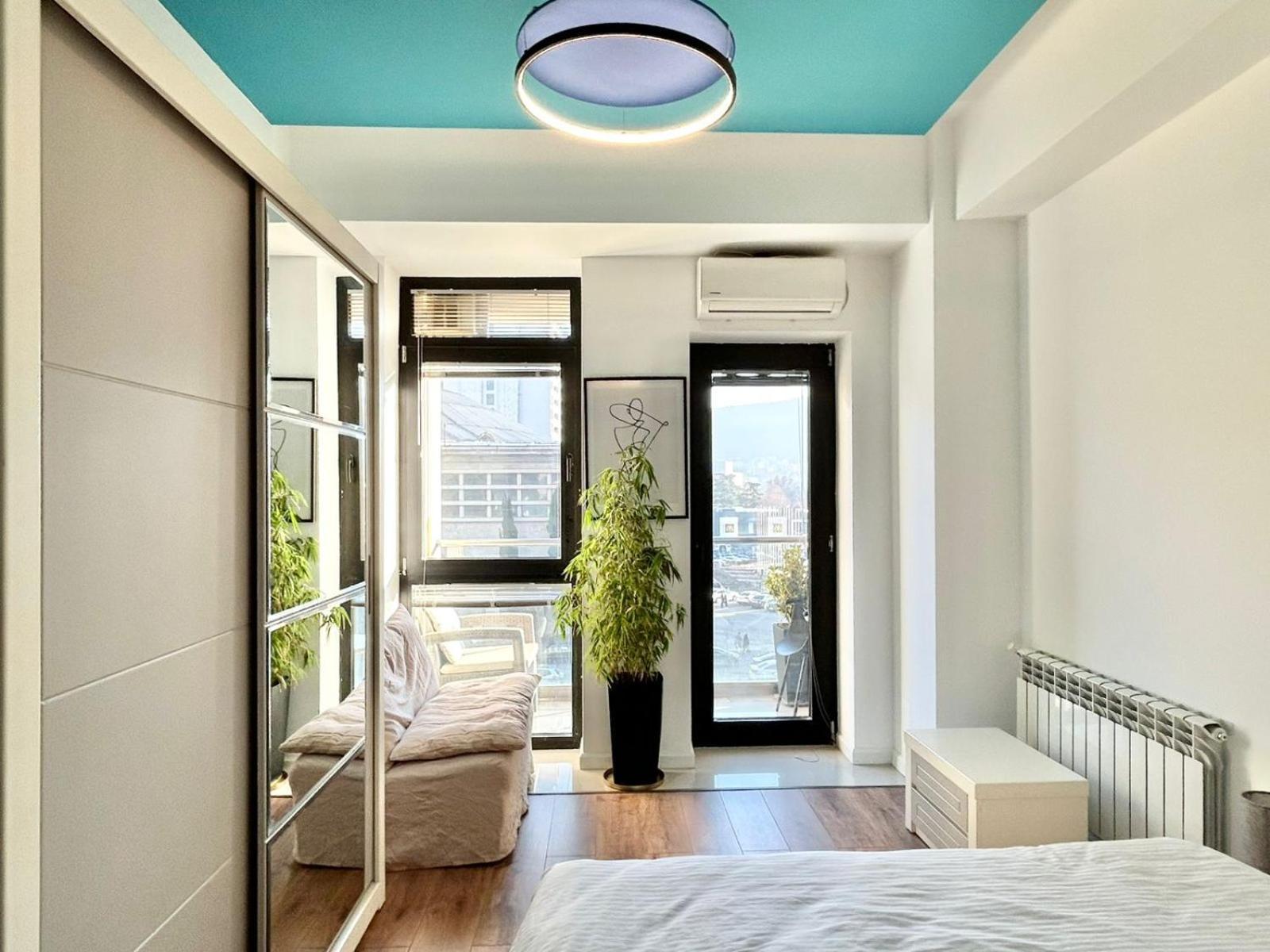 Center - Next To -2br * Тбилиси