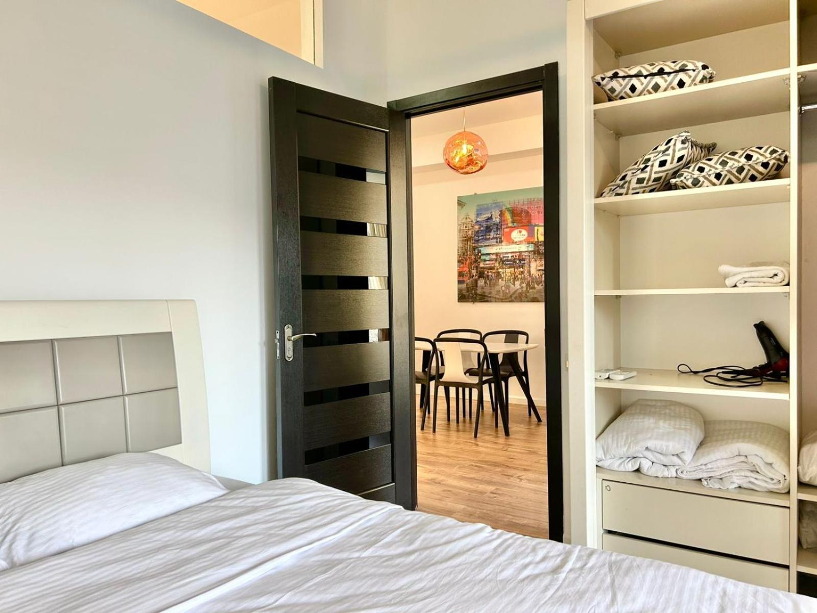 Center - Next To -2br Апартаменты Тбилиси