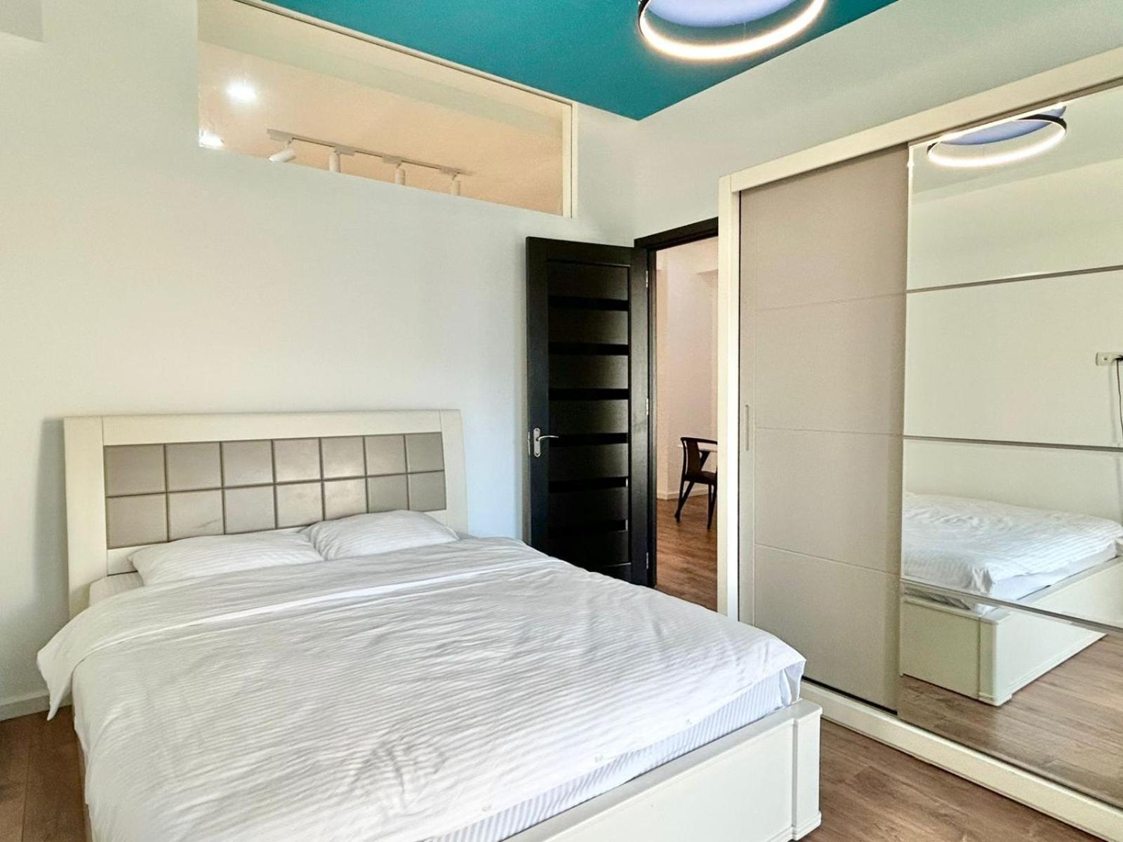 Center - Next To -2br *