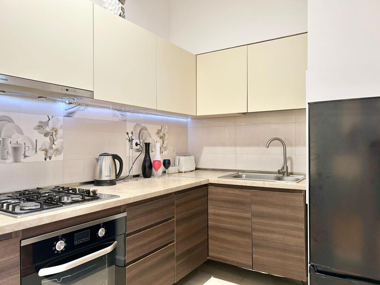 Center - Next To -2br * Тбилиси