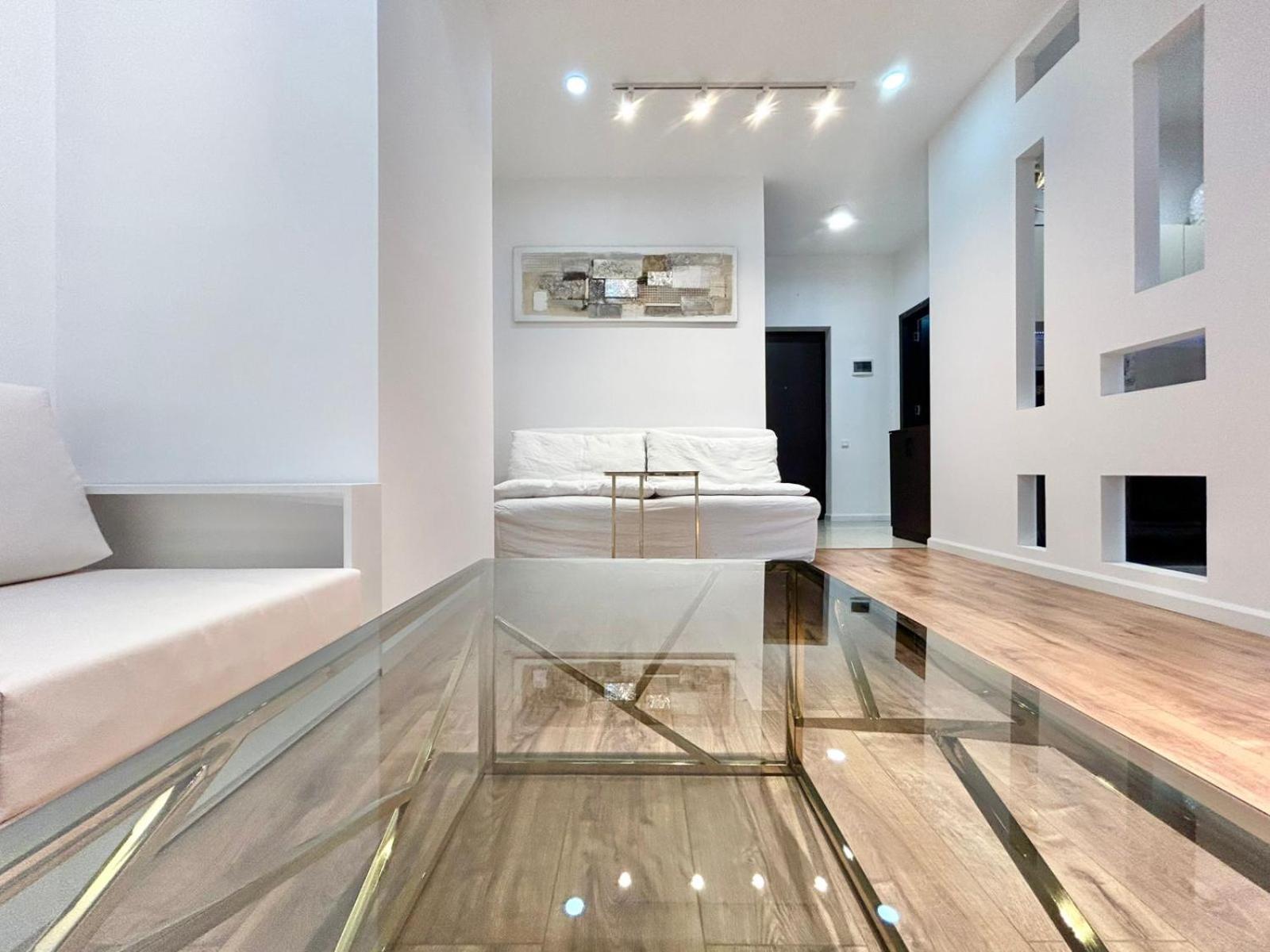 Center - Next To -2br *