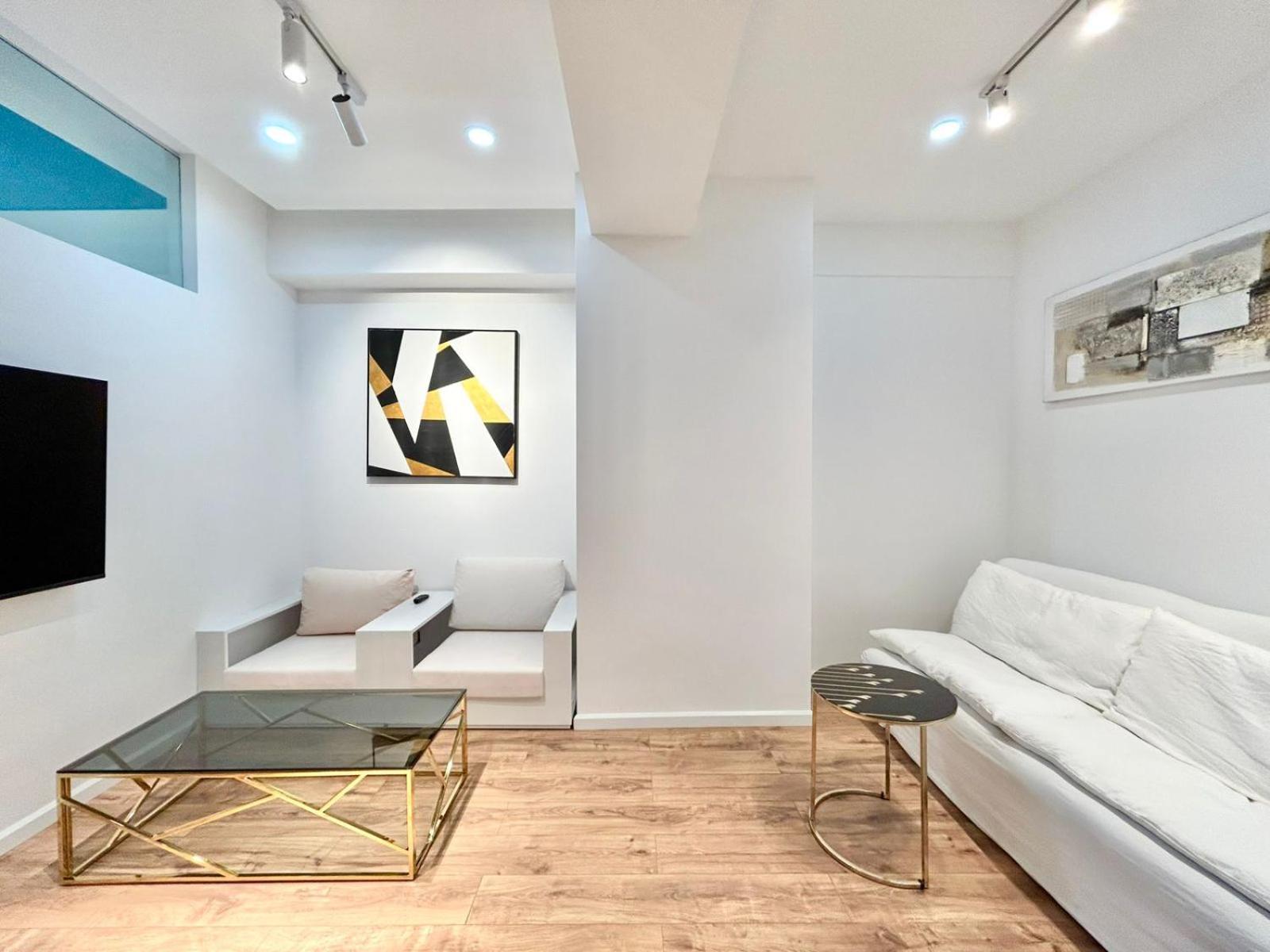 Center - Next To -2br Апартаменты