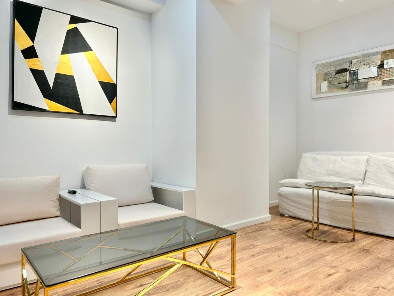 Center - Next To -2br Апартаменты Тбилиси