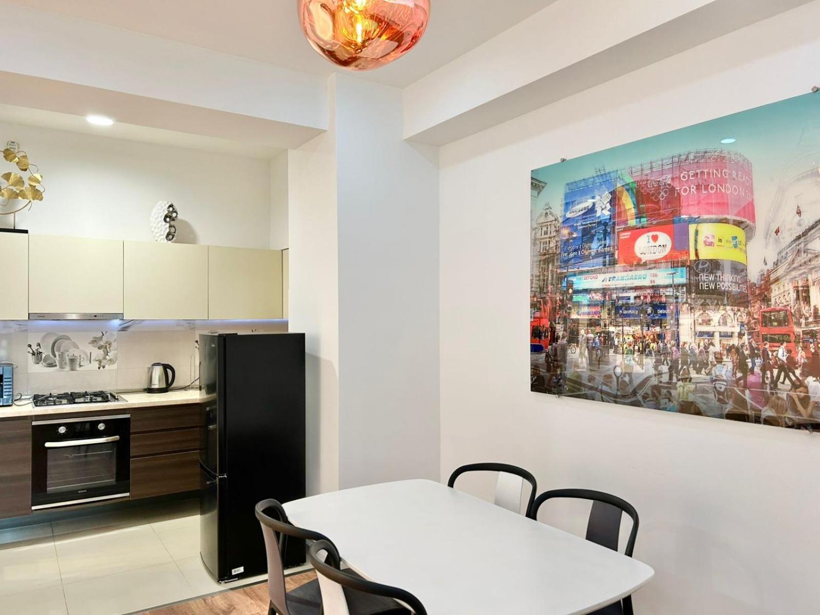 Center - Next To -2br Апартаменты Тбилиси