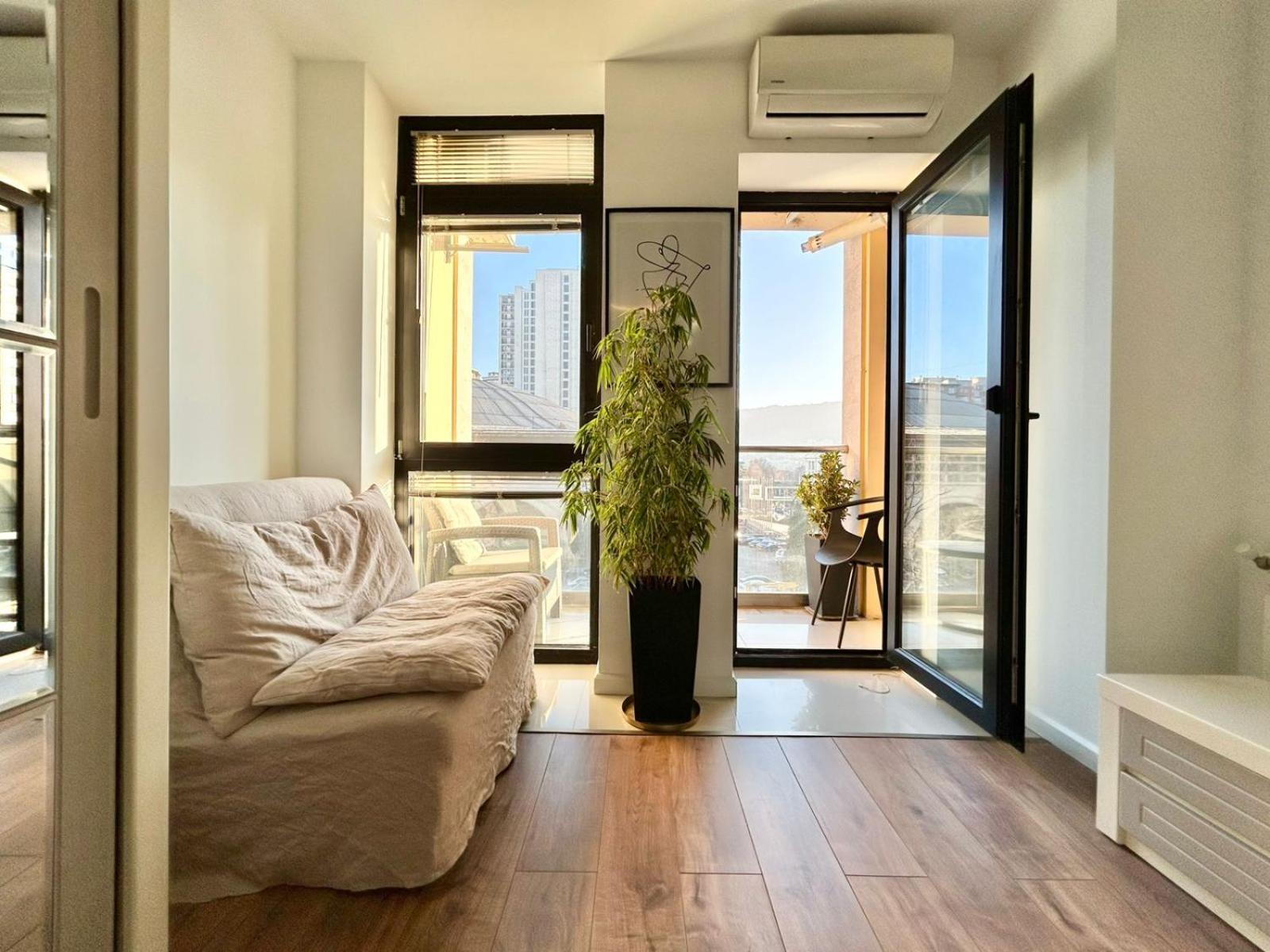 Apartment Center - Next To -2br Tbilisi