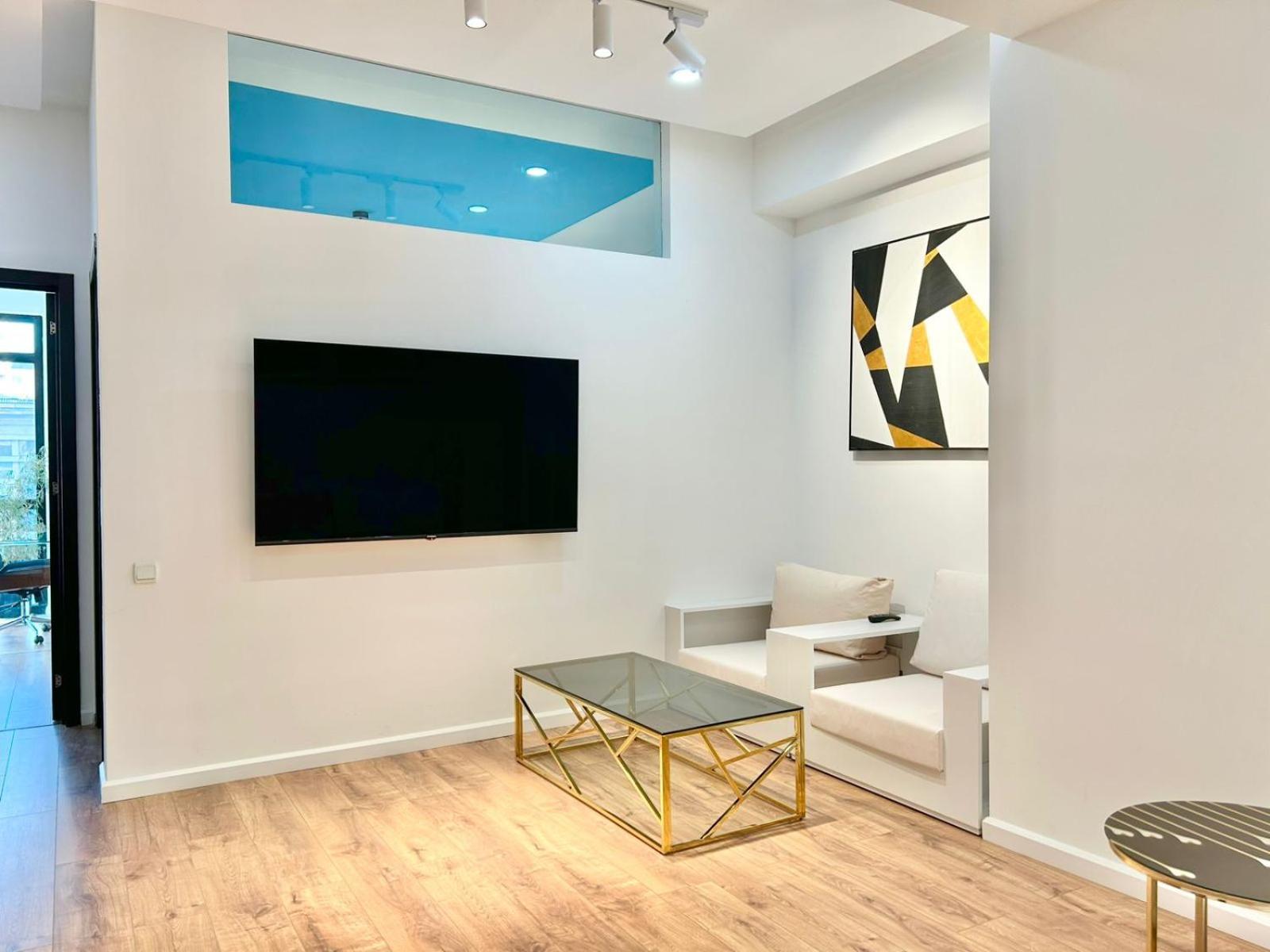 Apartment Center - Next To -2br *